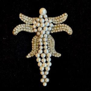 Vintage pearl and diamond rhinestone brooch